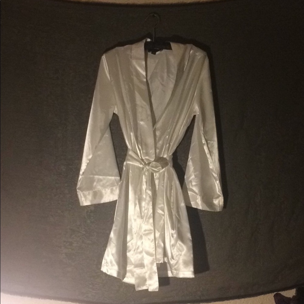Thalia Sodi White Satin Robe